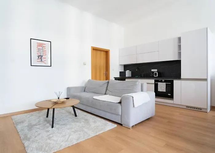 The Dante Family And Friends Apartment - City Center, Parking